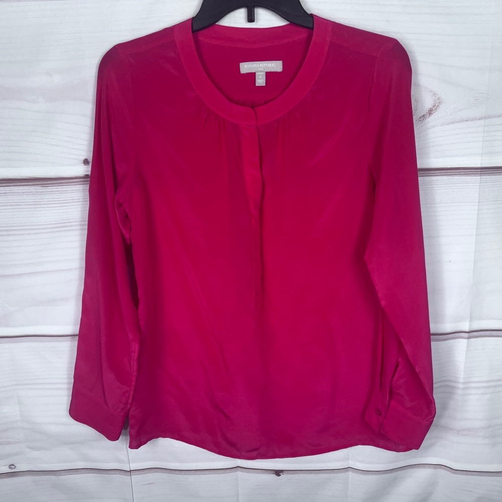 Banana Republic Top Womens PS Pink Silk Blouse 1/2 Snap Long Sleeve Round Neck